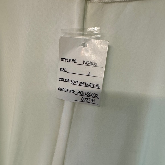 Long sleeve plunge lace chiffon wedding dres | David's Bridal Studio | 8 fits 6 - Picture 4 of 10